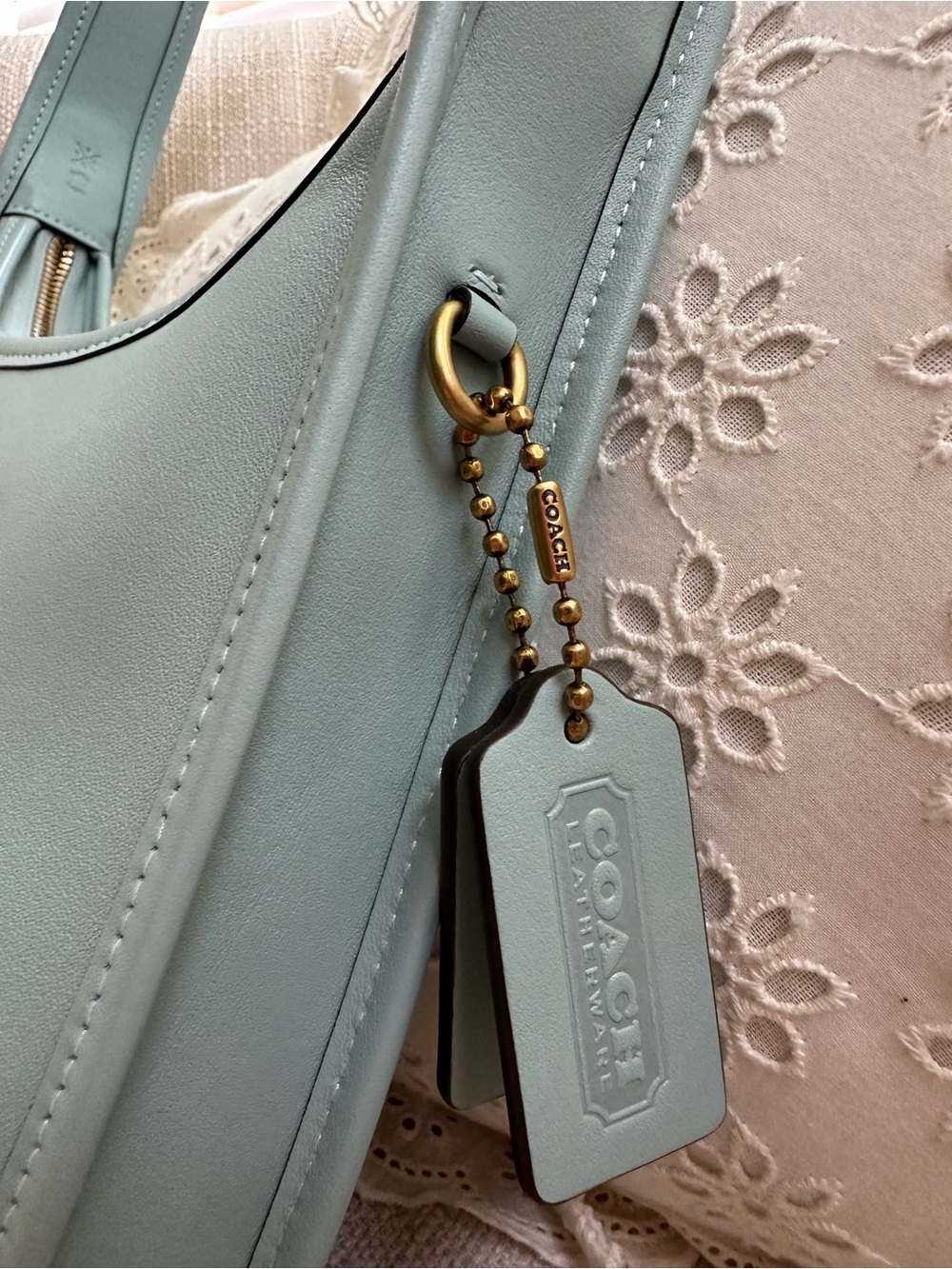 Light blue Coach curve zip purse - Picture 2 of 8
